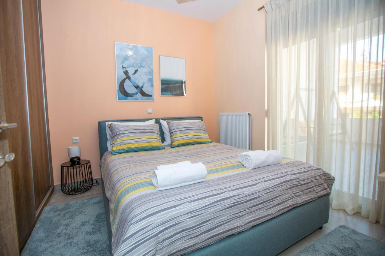 Modern Lake View Apartment Ioannina Exterior photo